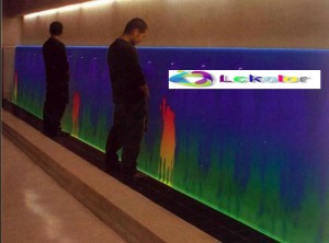 Duża powierzchnia pokryta materiałem termochromowym reagującym na ciepło